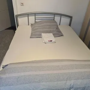 Privater Eingang Mit Fussbodenheizung Und Swimmingpoolblick - Ruhe Und Erholung Garantiert Campingplatz Troisdorf
